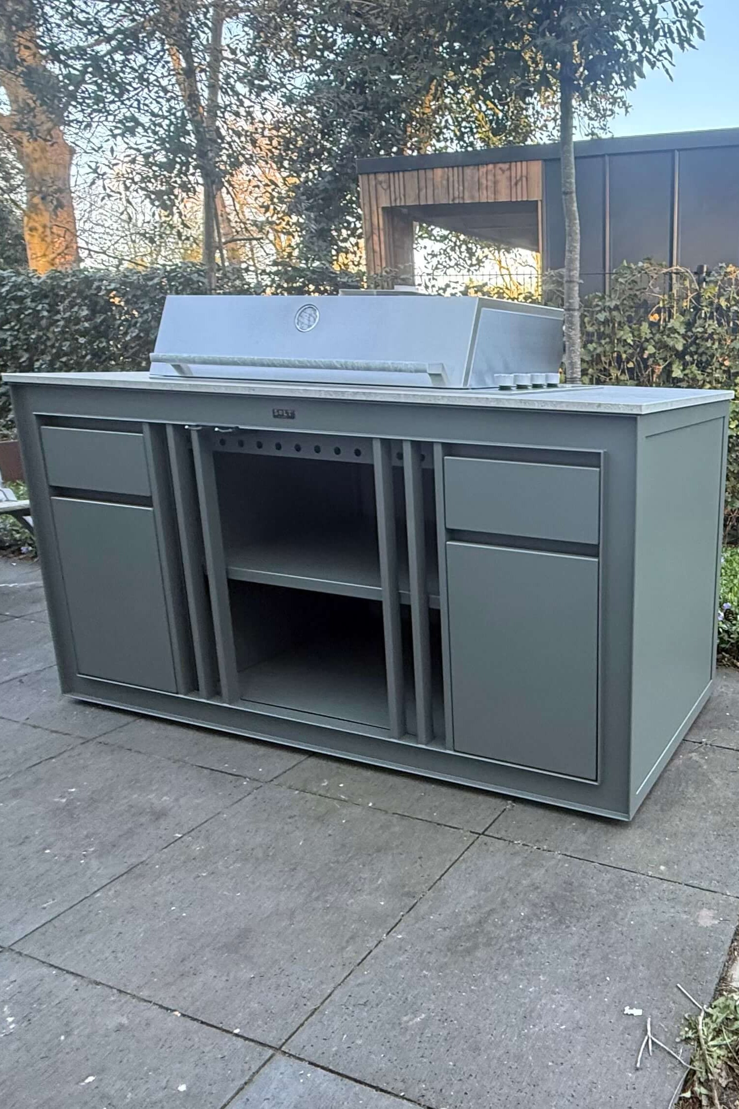 SALT outdoor kitchen with bar in Berg en Dal