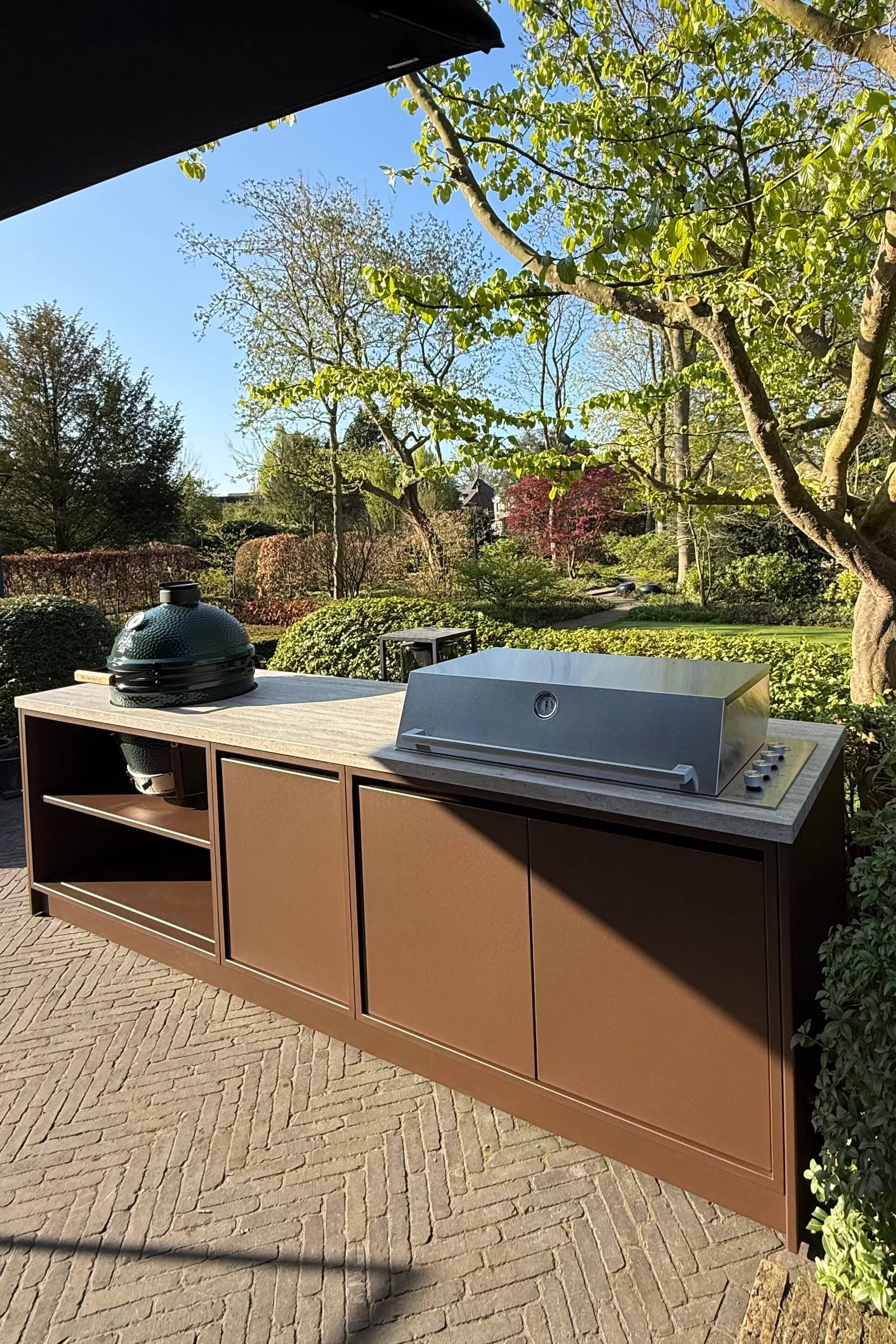 SALT outdoor kitchen with bar in Berg en Dal