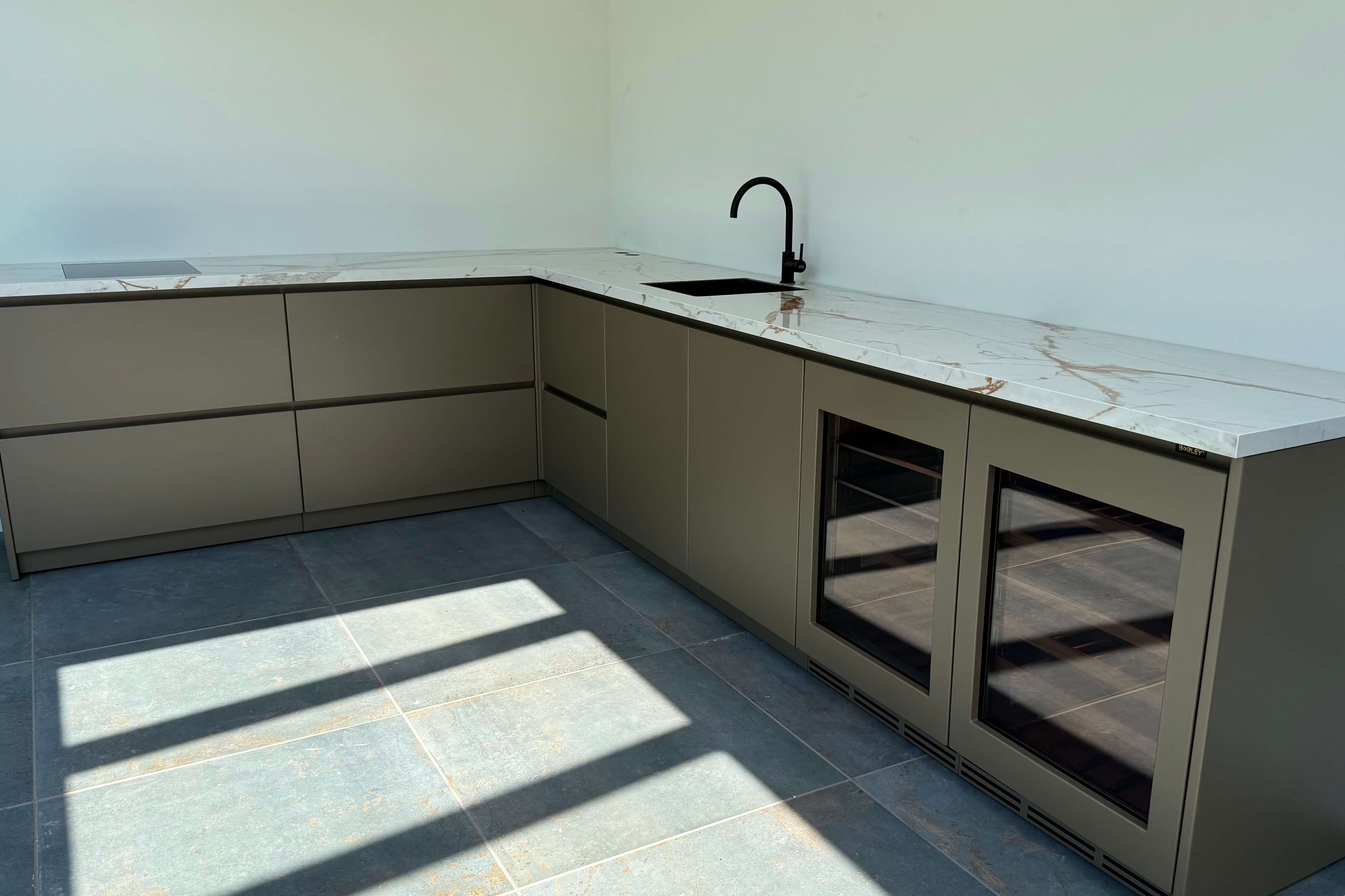 SALT outdoor kitchen with bar in Berg en Dal