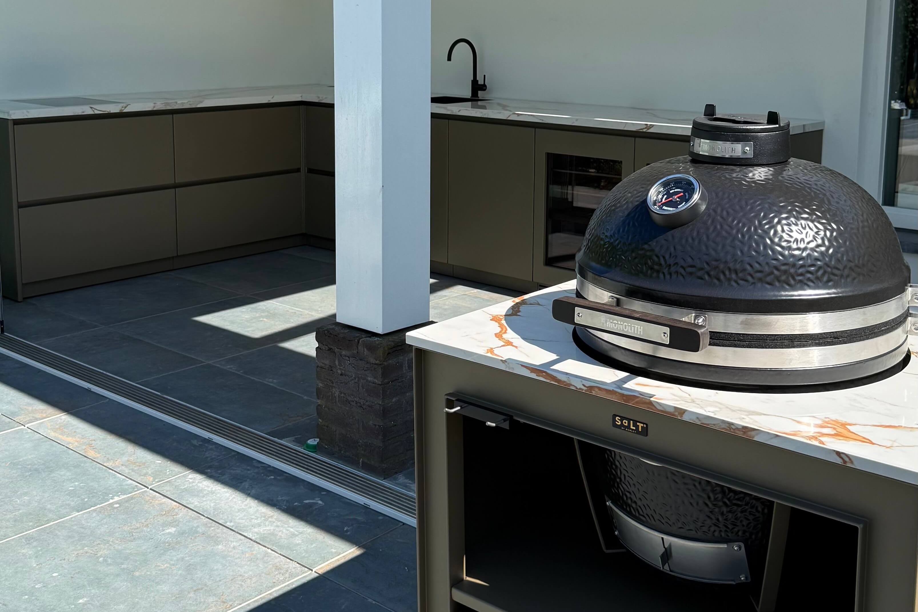 Maatwerk buitenkeuken - Dongen Awake Luxury Corner