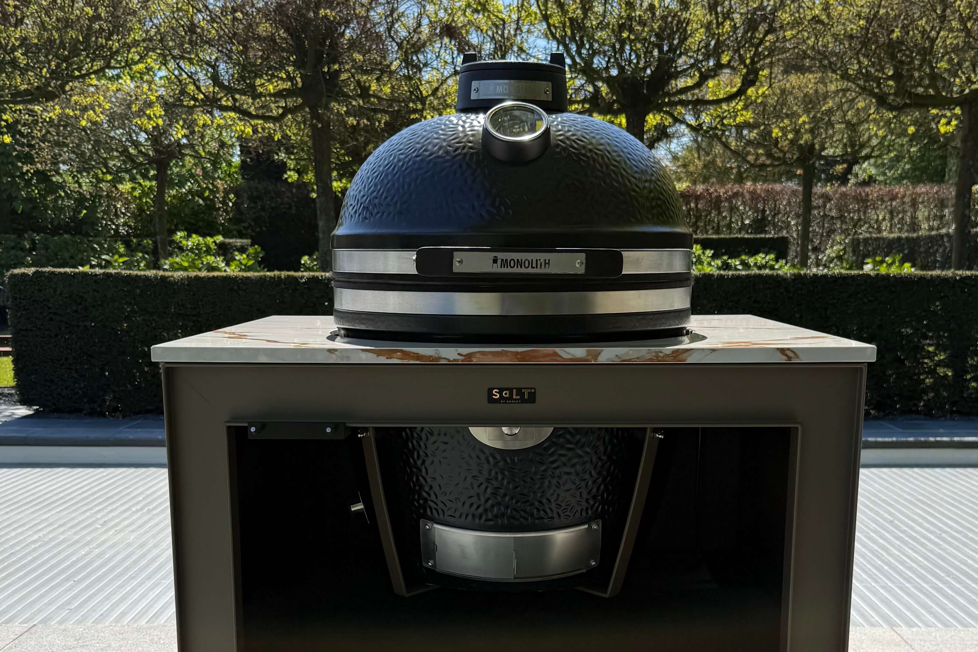 SALT outdoor kitchen with bar in Berg en Dal