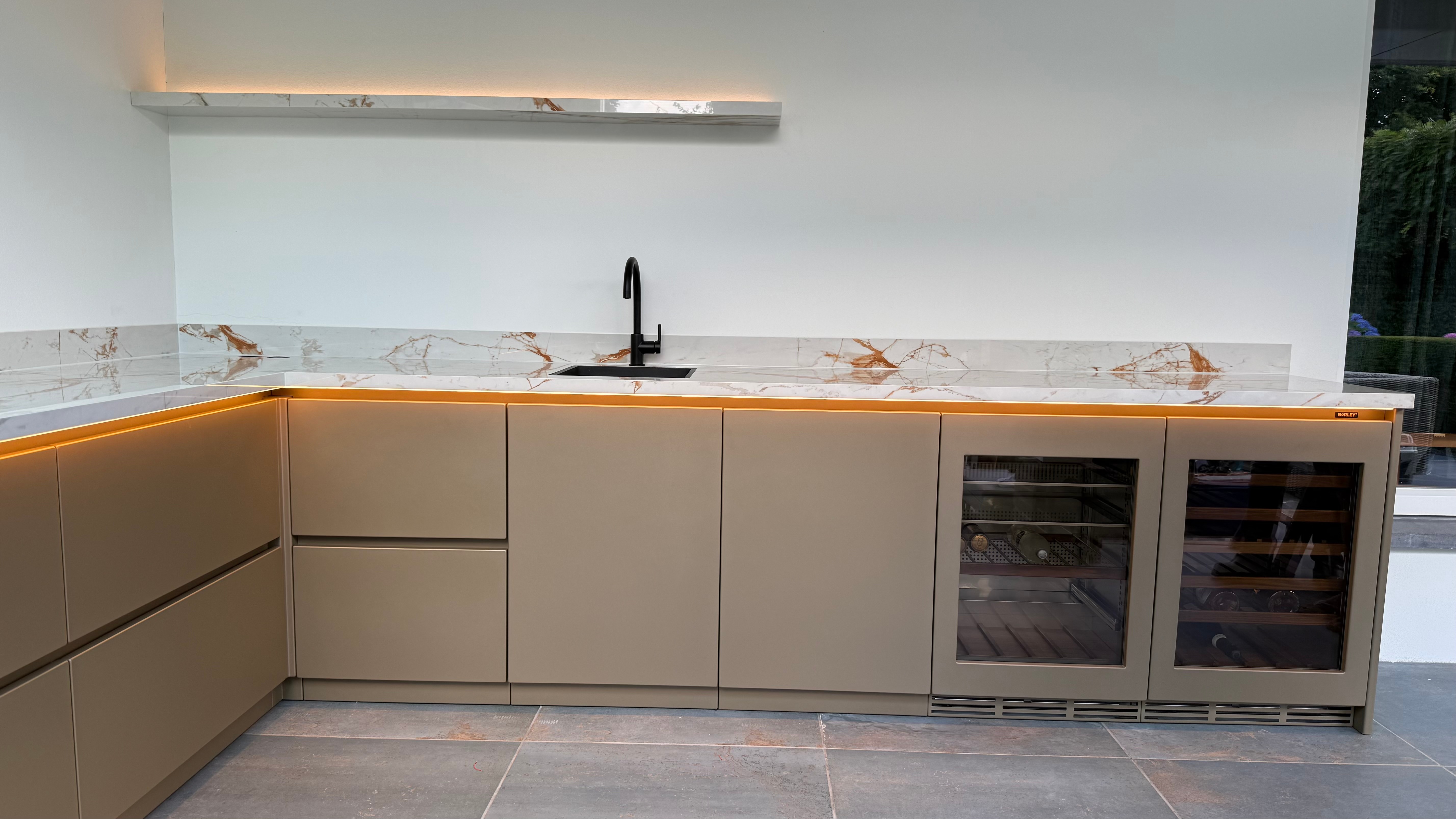 Maatwerk buitenkeuken - Dongen Awake Luxury Corner