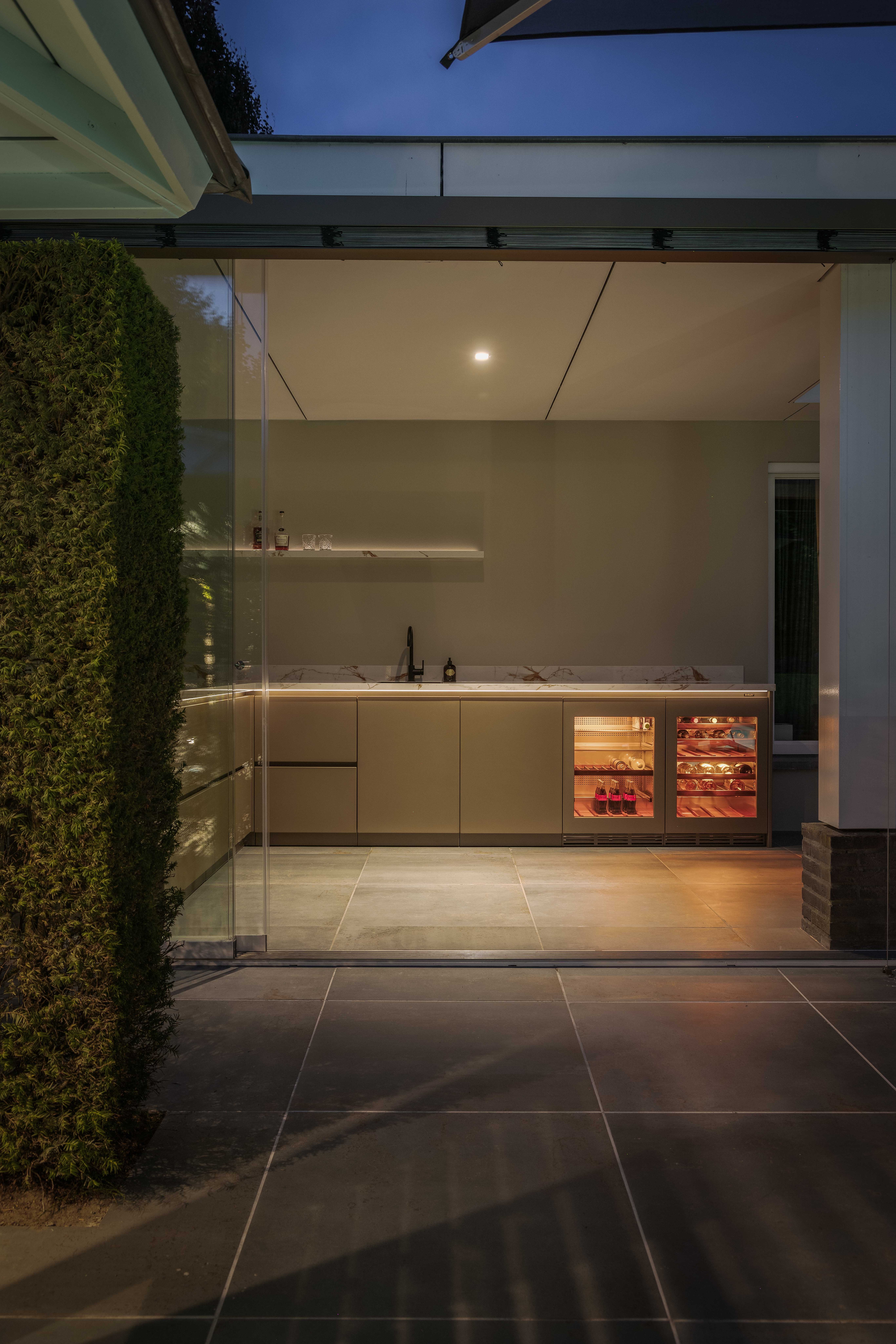 SALT outdoor kitchen with bar in Berg en Dal