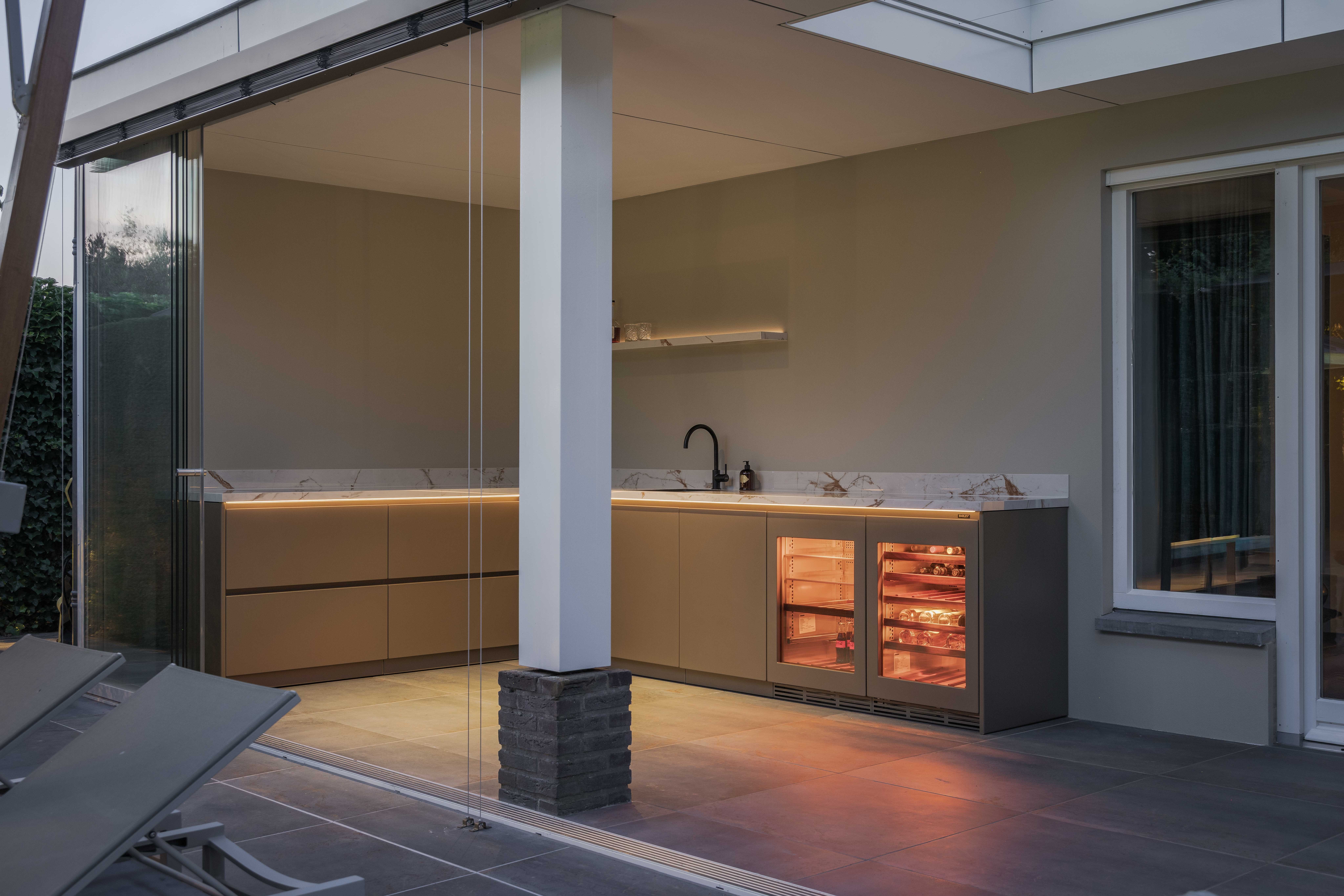 Maatwerk buitenkeuken - Dongen Awake Luxury Corner