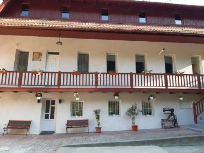 Casa La Conac 13 Ceasuri Bune