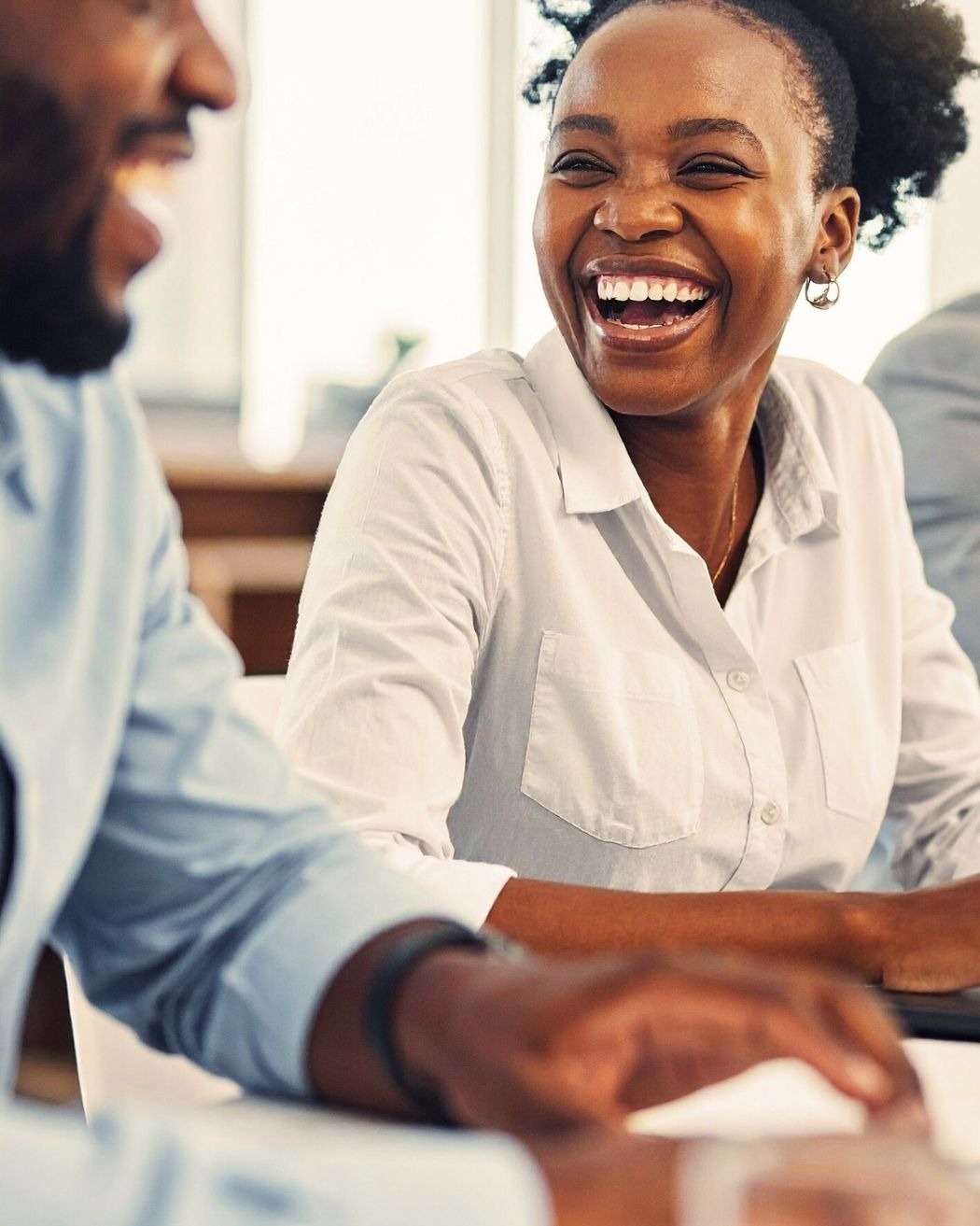 Werknemers praten over loopbaanontwikkleing