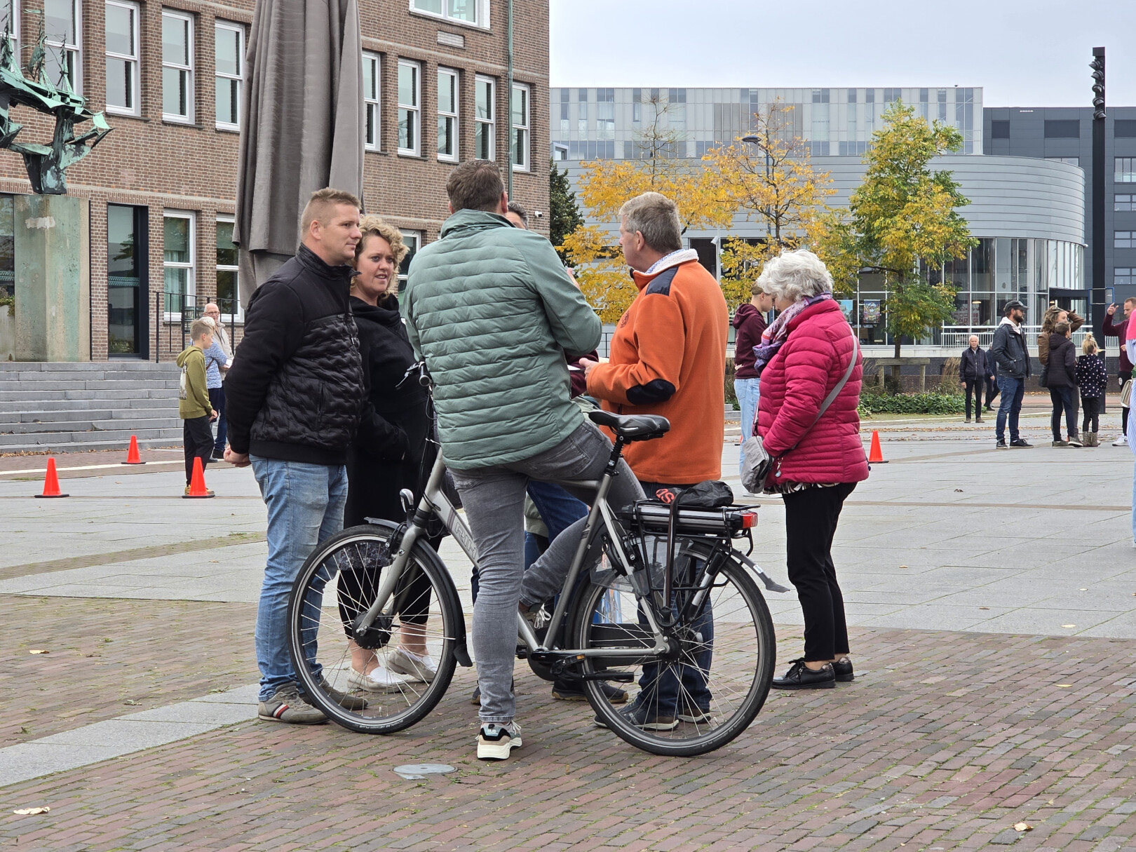 19-10-2024 alblasserdam raadhuisplein  10