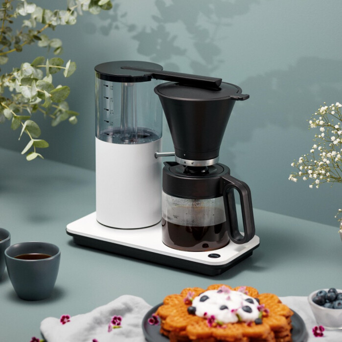 Coffee-Brewer_Classic_Tall_CM2W-A125_Environment_Hor_6396f89bc028a8.77321126