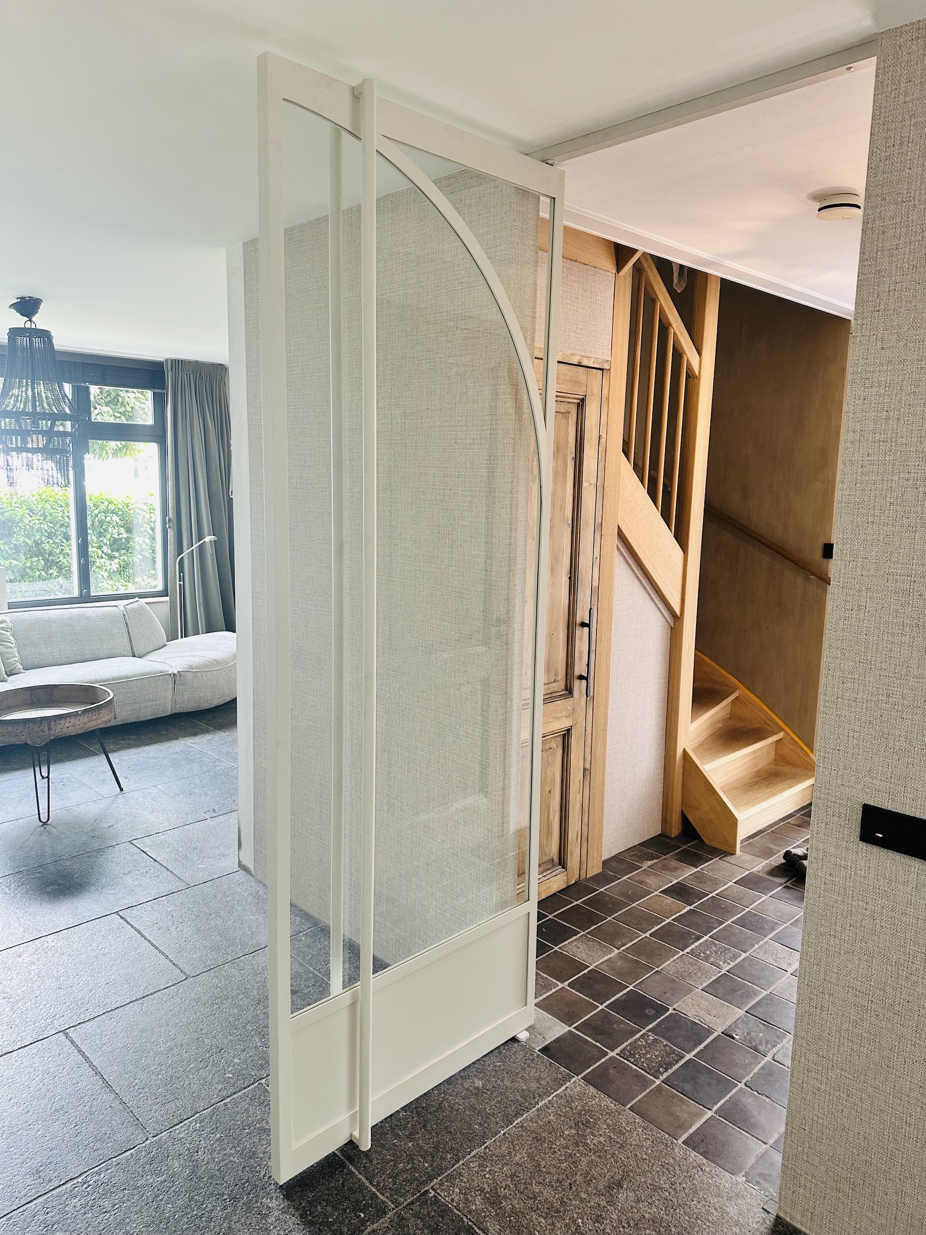 4B896F89-6F5F-4D63-AD4F-2CE351EFCE83