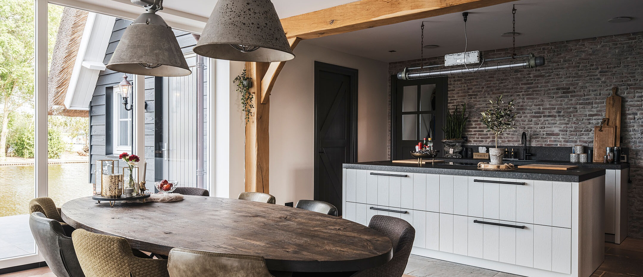 Villa Noorden - Landelijk - boerderij - riet - klassiek - landelijke keuken-eetkamer