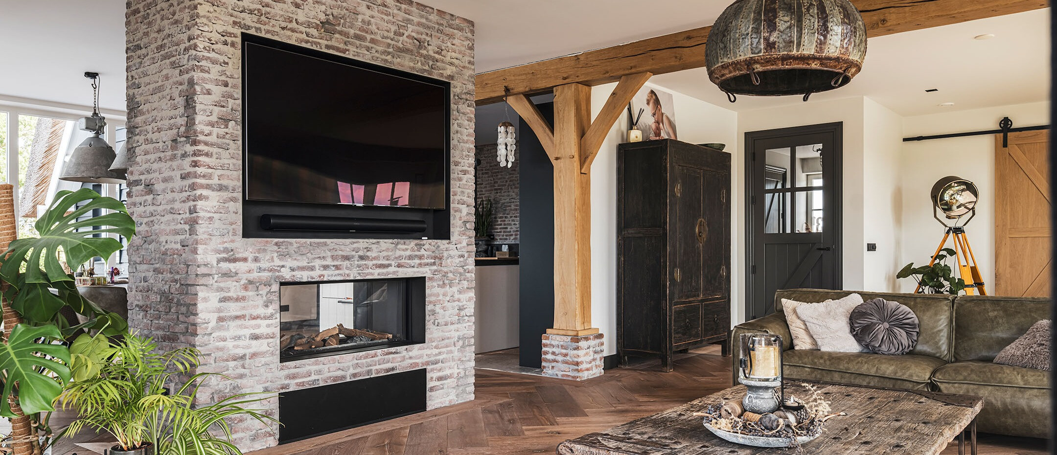 Villa Noorden - Landelijk - boerderij - riet - klassiek - woonkamer- zithoek