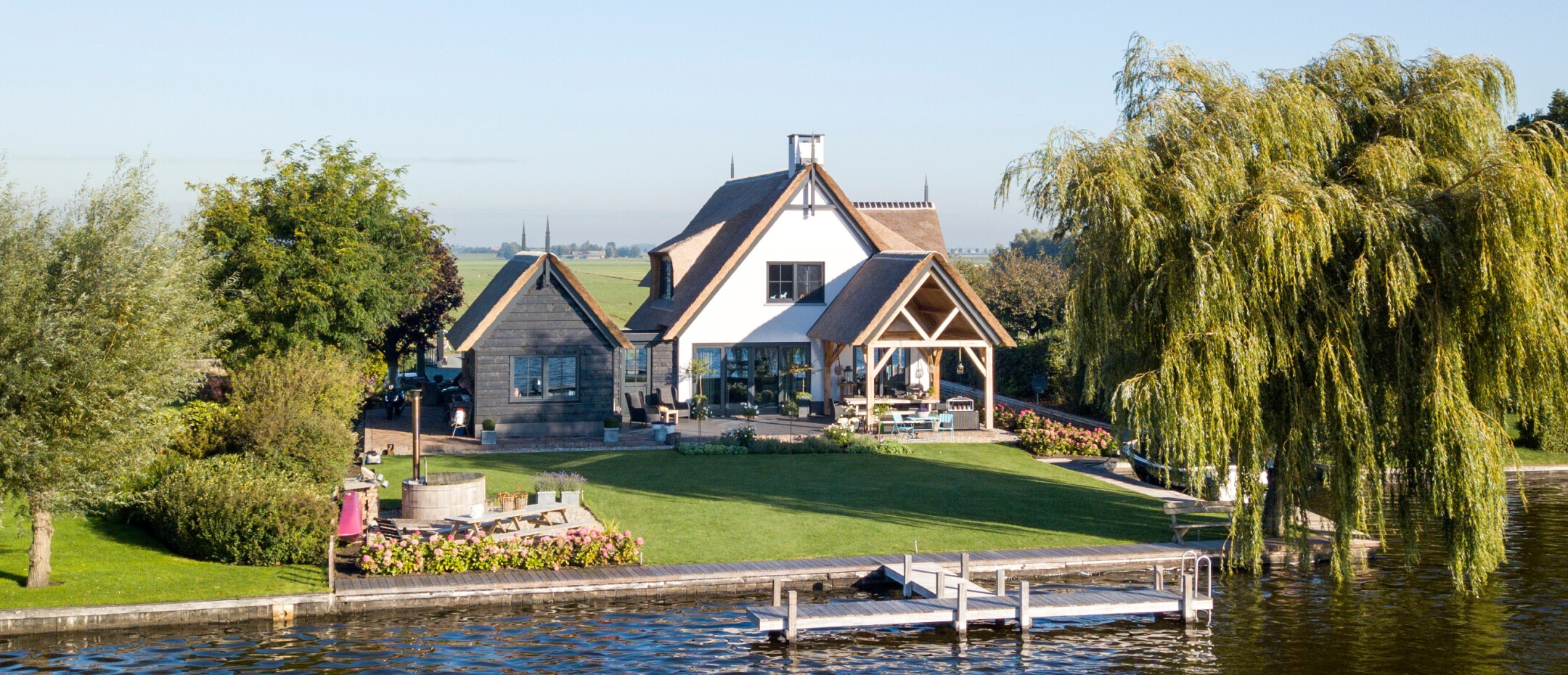 Karakteristieke villa aan de Nieuwkoopse plassen-a