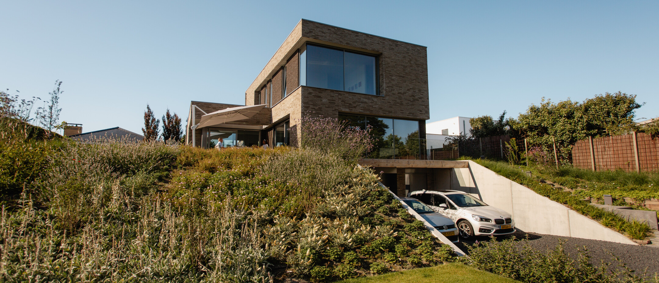 Moderne villa passend in duinlandschap in Den Haag-e