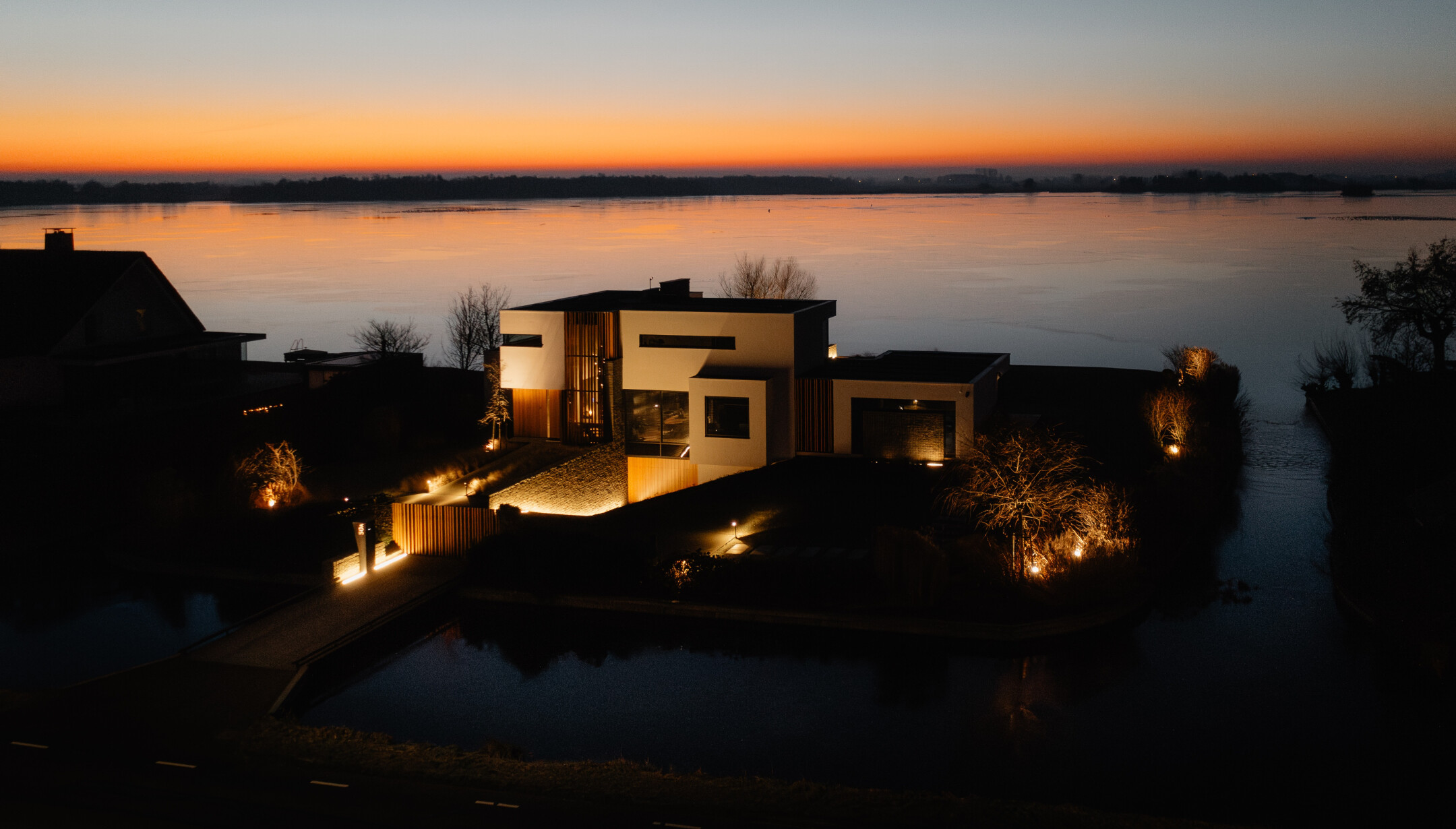 Winterse woondroom aan het water