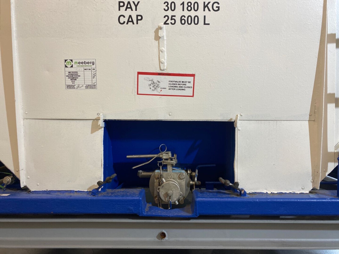 26.000L tankcontainer fully refurbished MEEBERG  5