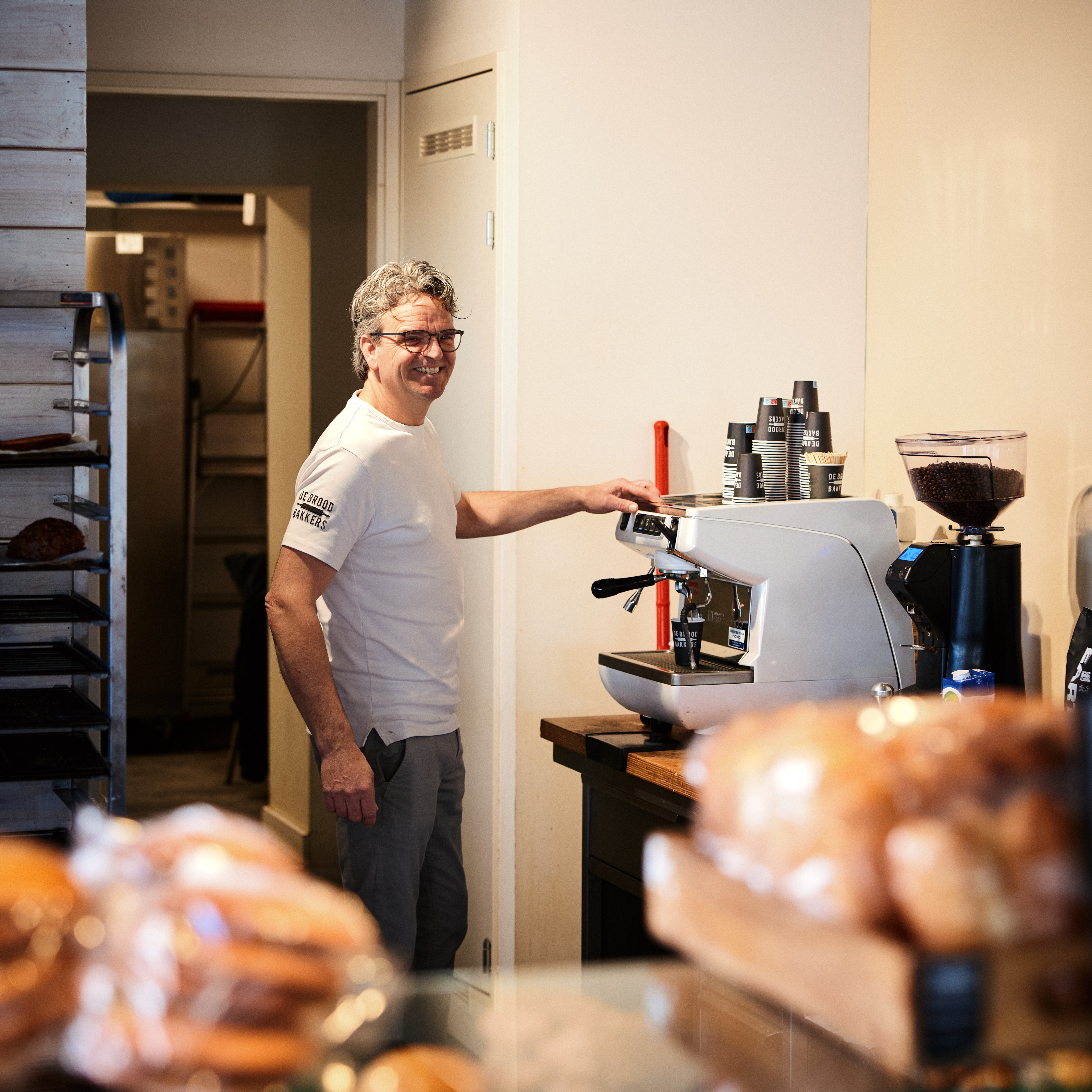Koffiezetten in de bakkerij