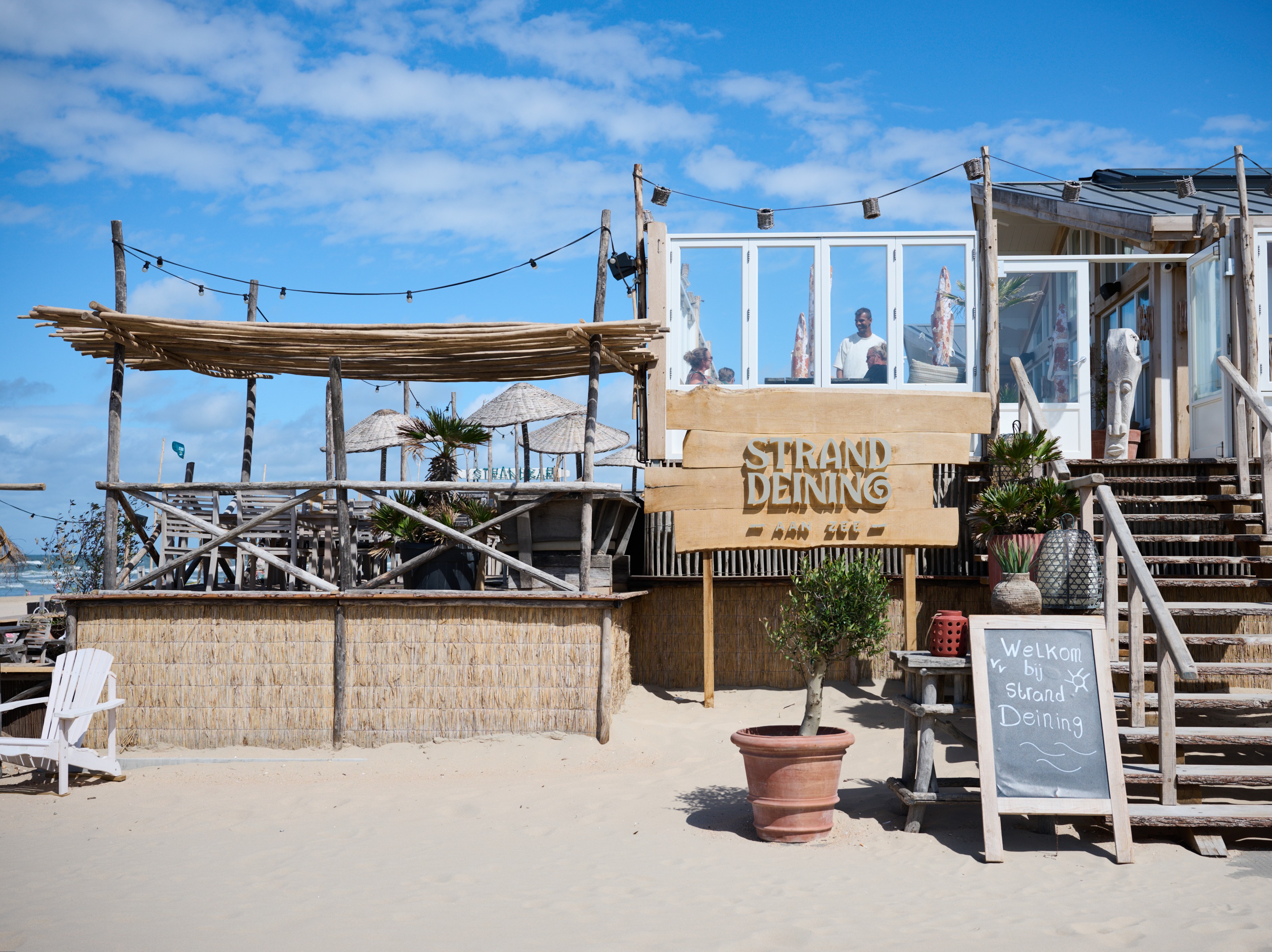 Strand Deining