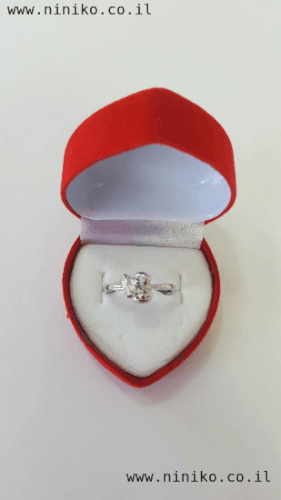 טבעת כסופה עם אבן קריסטל שקופה