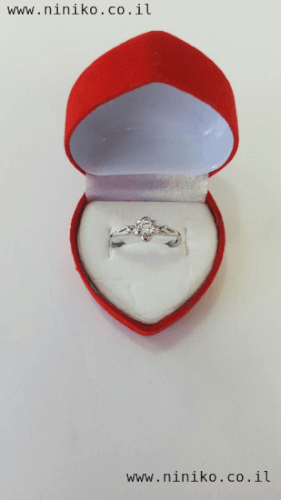 טבעת כסופה עם אבן קריסטל שקופה