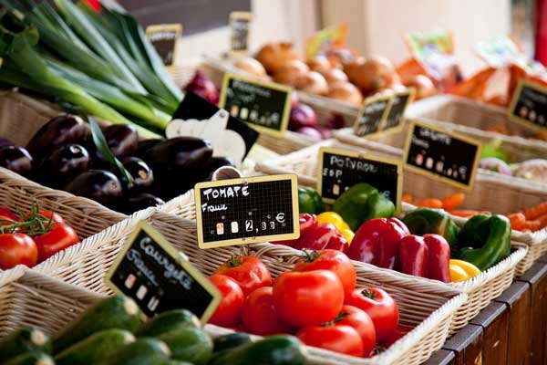 Le marché : des bruits, des couleurs, des odeurs...