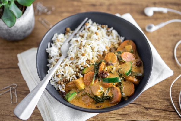 Tikka masala aux légumes, mélange de riz, quinoa et lentilles