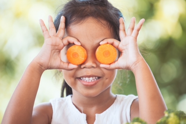 Manger des carottes rend-il aimable ?