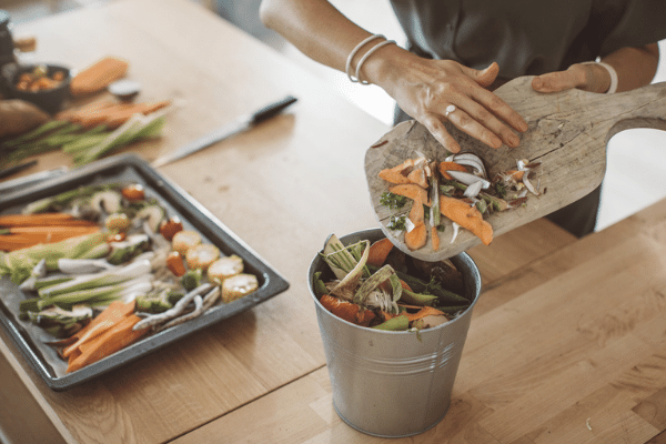 Comment composter quand on vit en ville ? Ces petits gestes qui n'ont l'air de rien !