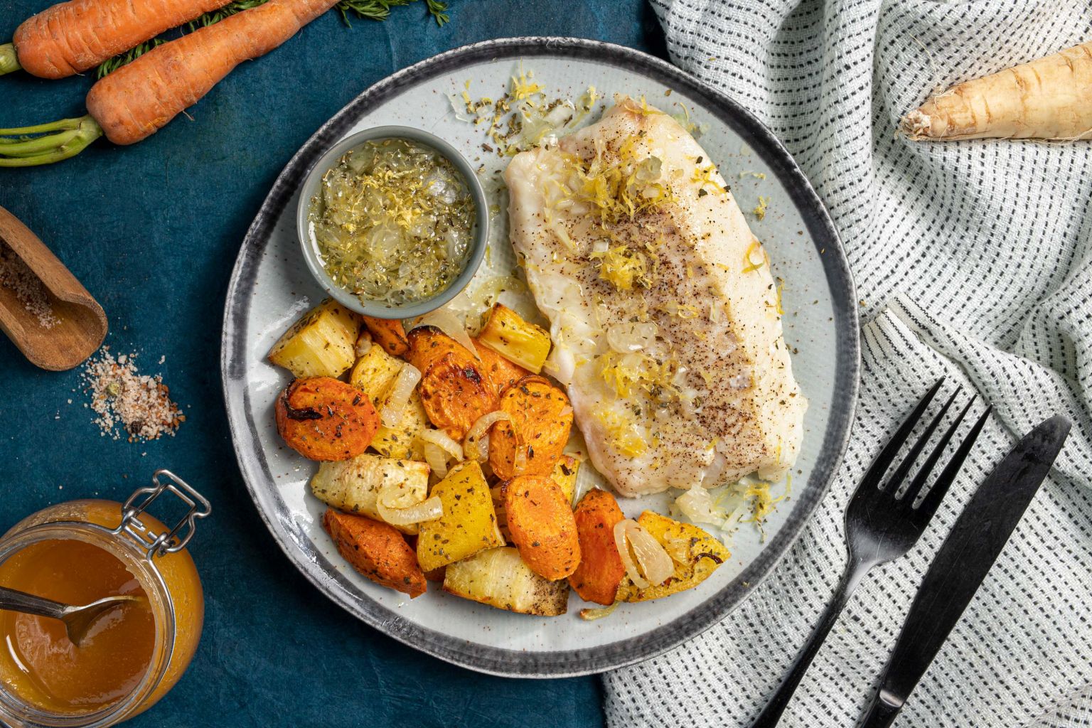 Poisson blanc, vierge au pomélo et légumes rôtis