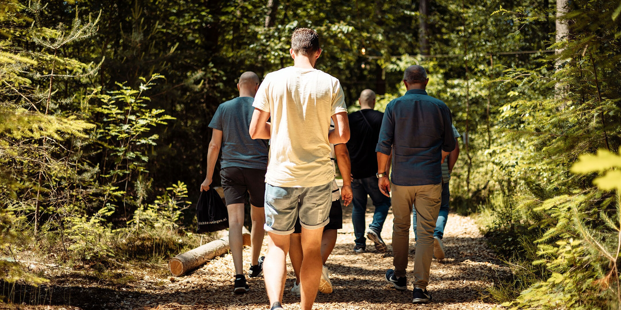 raad daad-teamweekend-teamuitje-personeelsweekend-personeelsuitje-boswandeling-wandeling