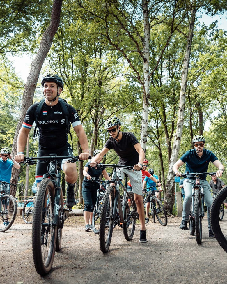 Fietsen of mountainbiken op personeelsweekend met Raad & Daad