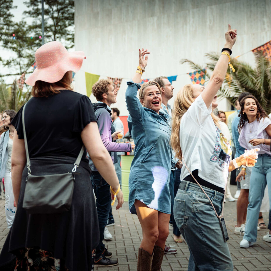 Een personeelsfeest op eigen locatie organiseren