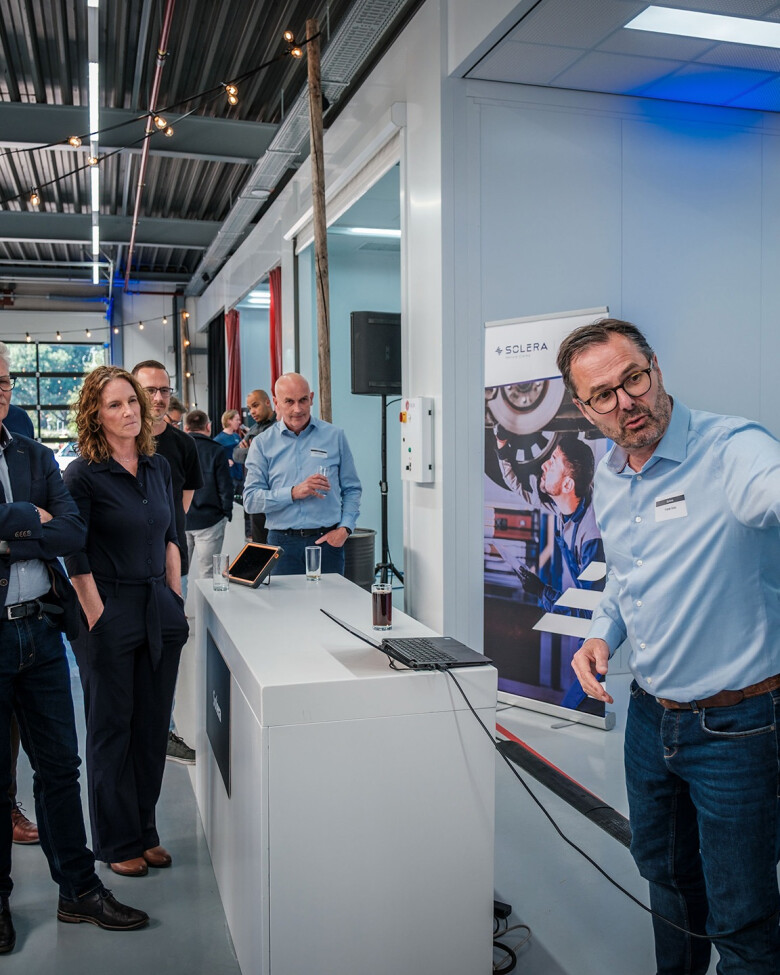 Den Elzen Schadeplein opening demo's