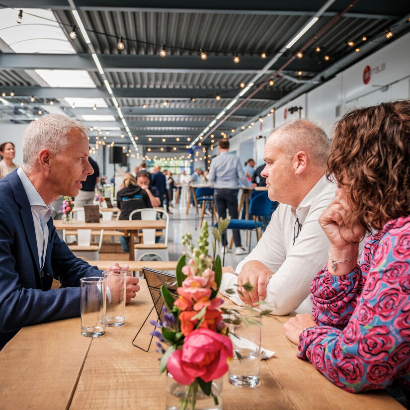 Den Elzen Schadeplein opening