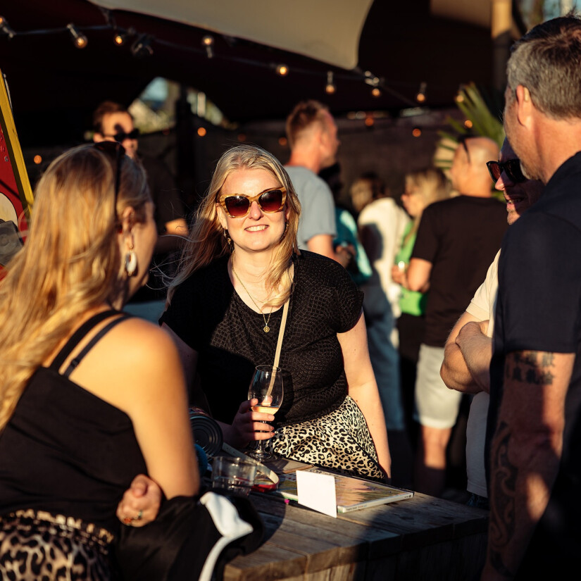 Oplevering Happy Days ERA Contour feest