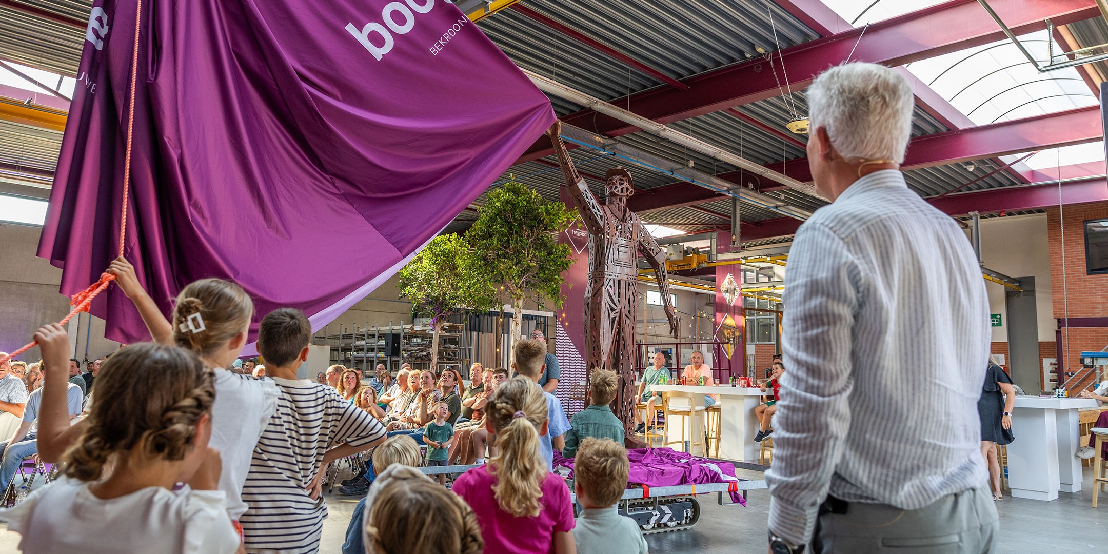 Boogert afscheidsfeest directeur - standbeeld onthulling