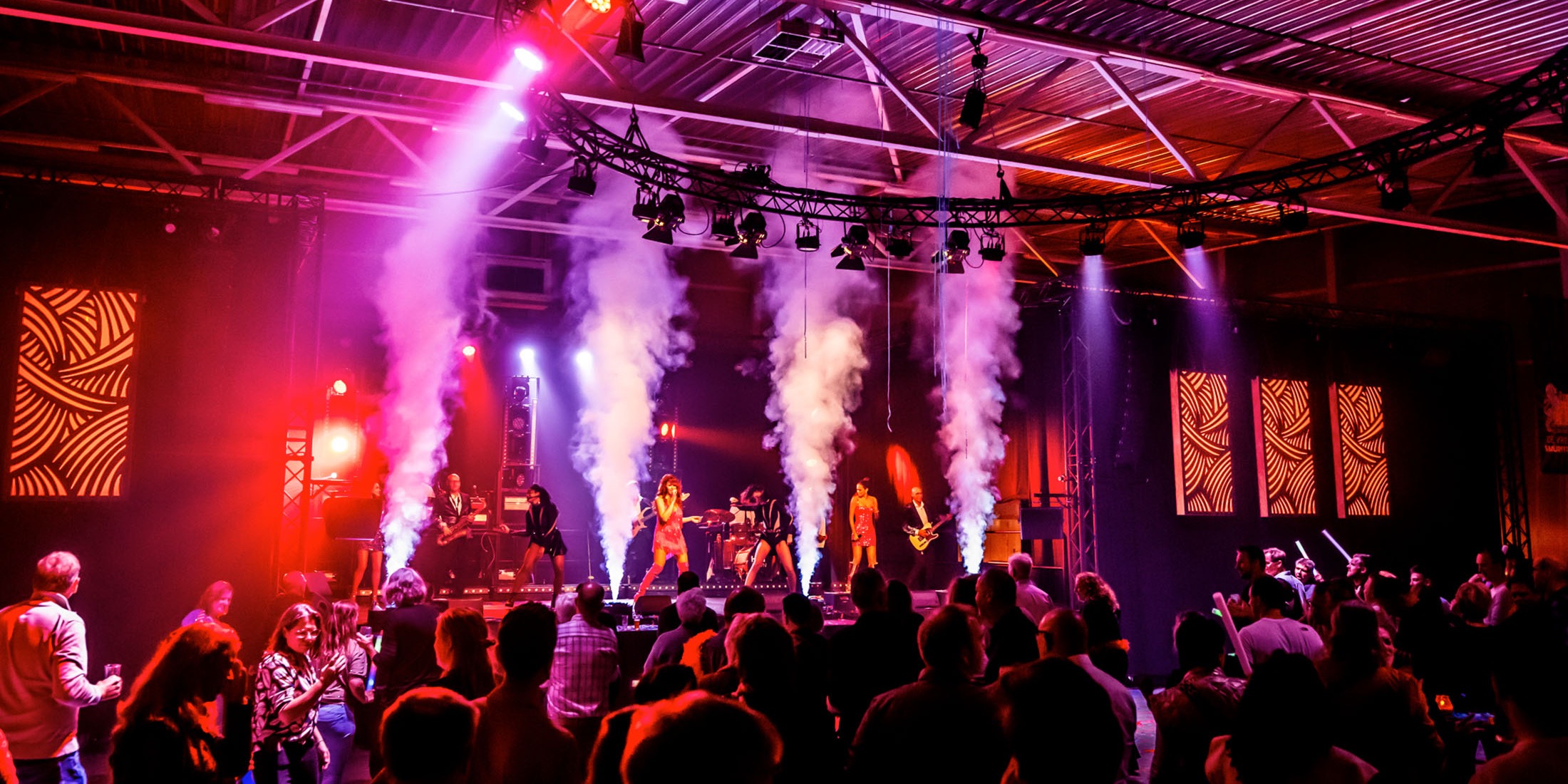 optreden jubileumfeest podium