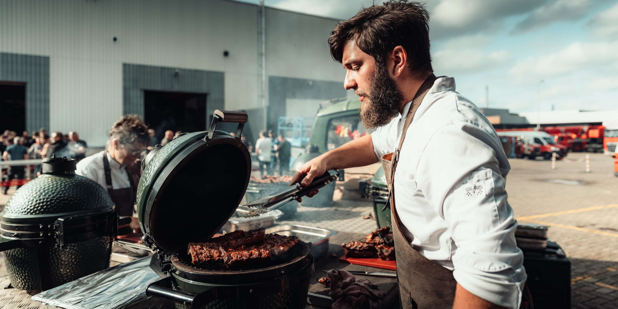 Bedrijfsfeest-op-het-parkeerterrein