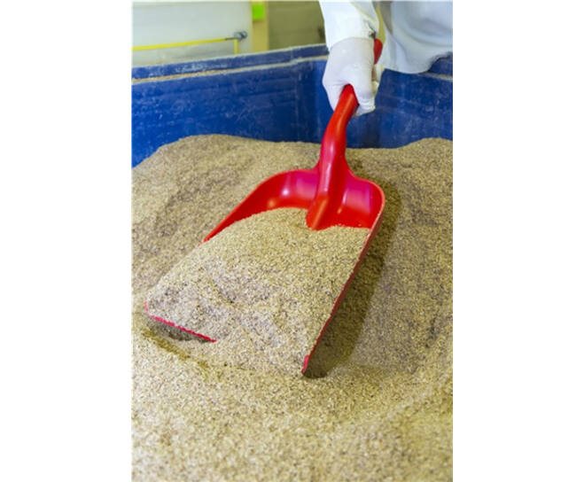 0041132_hygiene-handschep-vikan-klein-vlak-en-metaaldetecteerbaar-rood