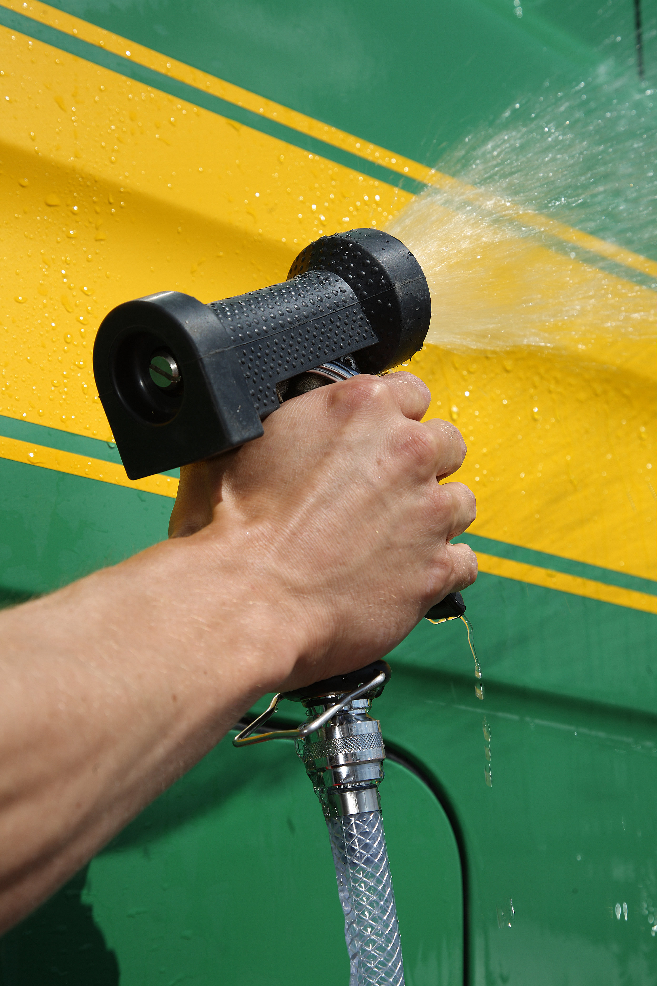 0071228_vikan-93244-heavy-duty-waterpistool-rood-25bar