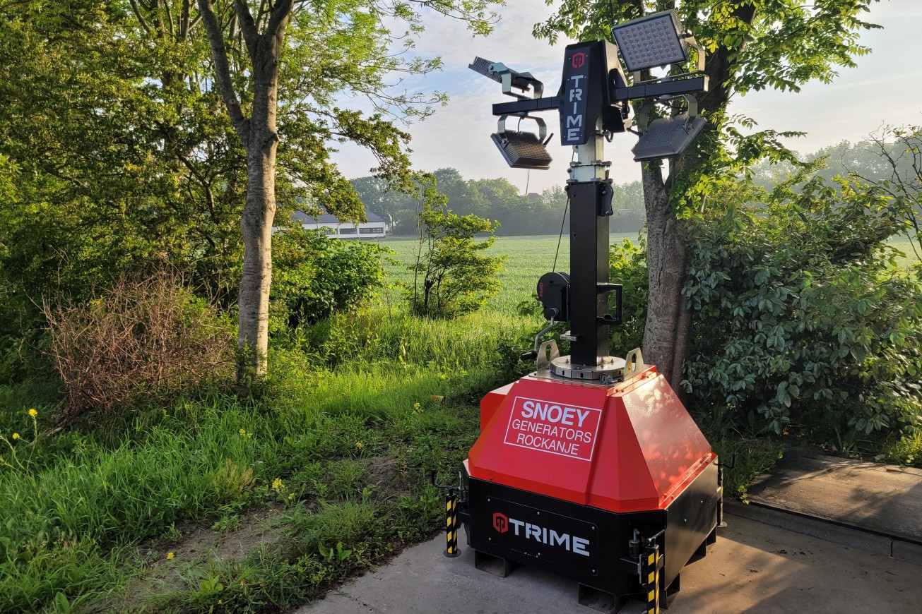 Lichtmast 230V 4 x 150W LED