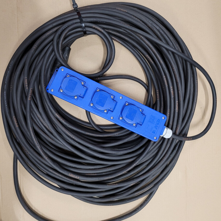 Verlengkabel 230V - 50 meter - 3 voudig 2