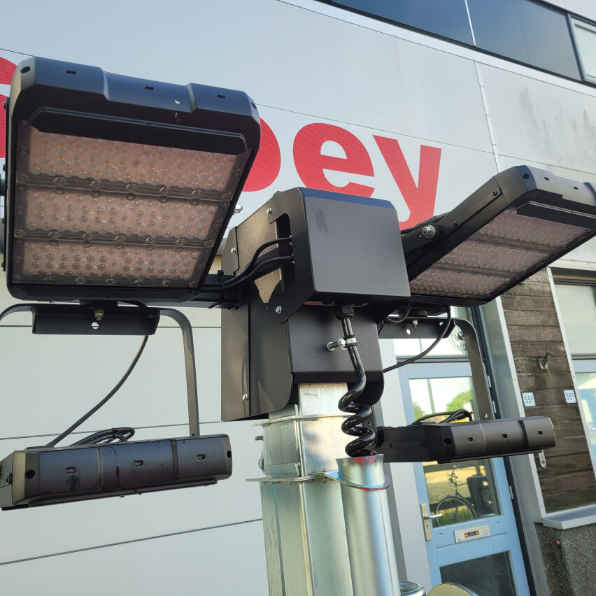Mobiele Lichtmastwagen 4x320W LED 3