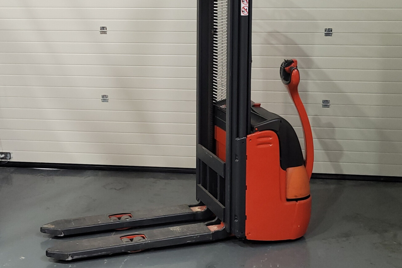 Linde L12 stapelaar
