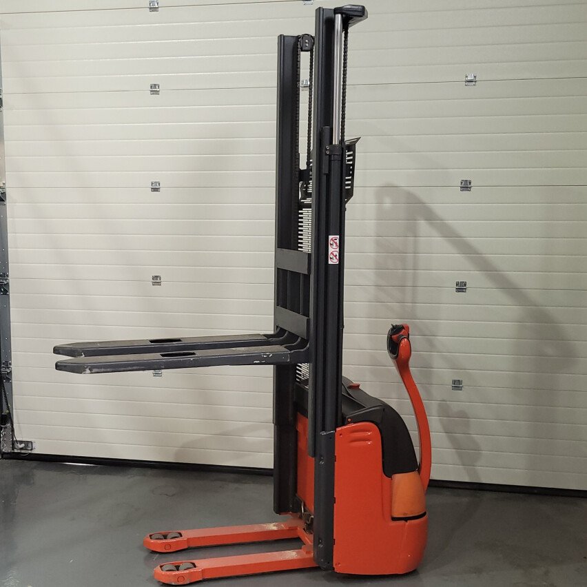 Linde L12 stapelaar 2
