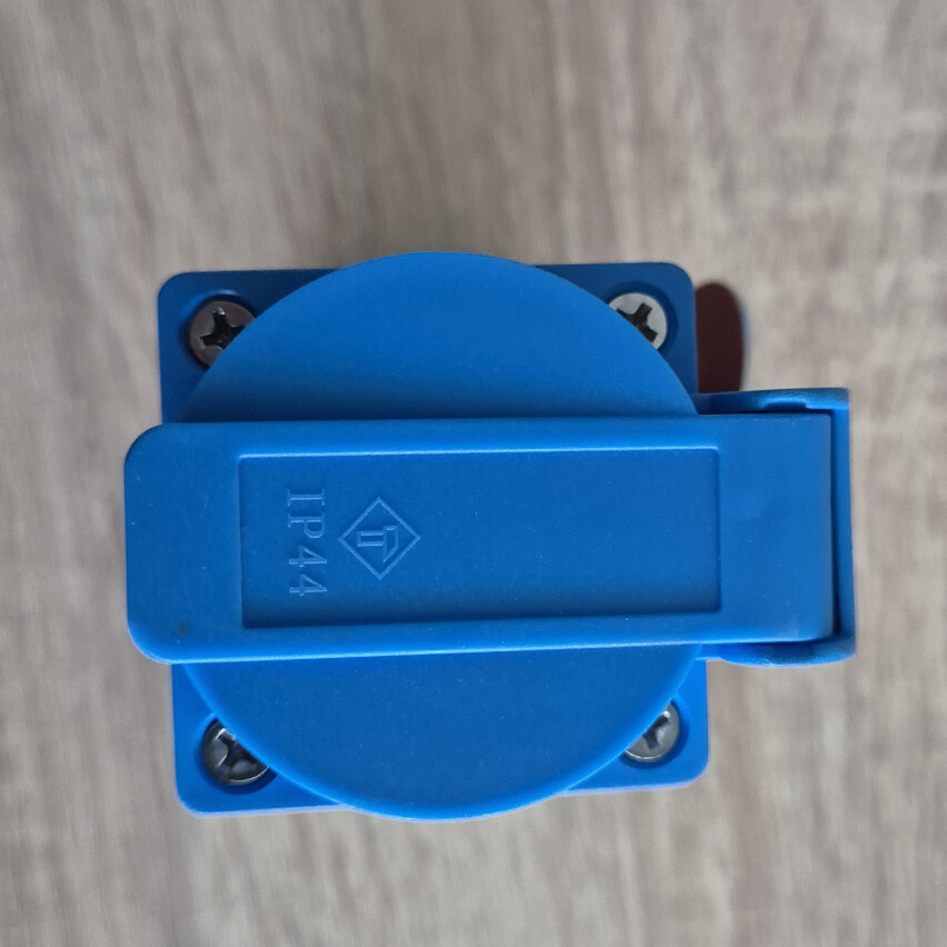 Verloop 230V CEE male naar 230V RA female 3