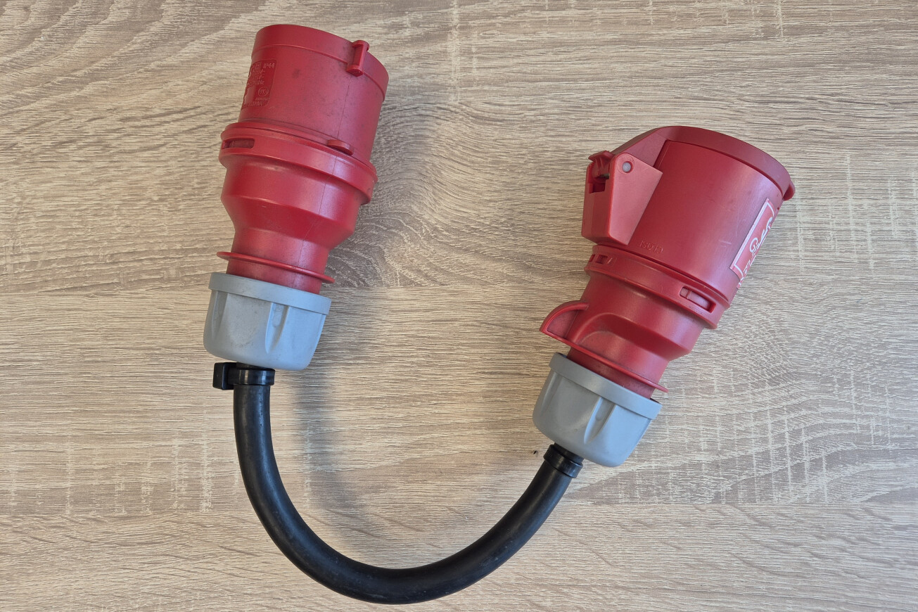 Verloopkabel 400V / 32A 5P naar 400V / 32A 4P