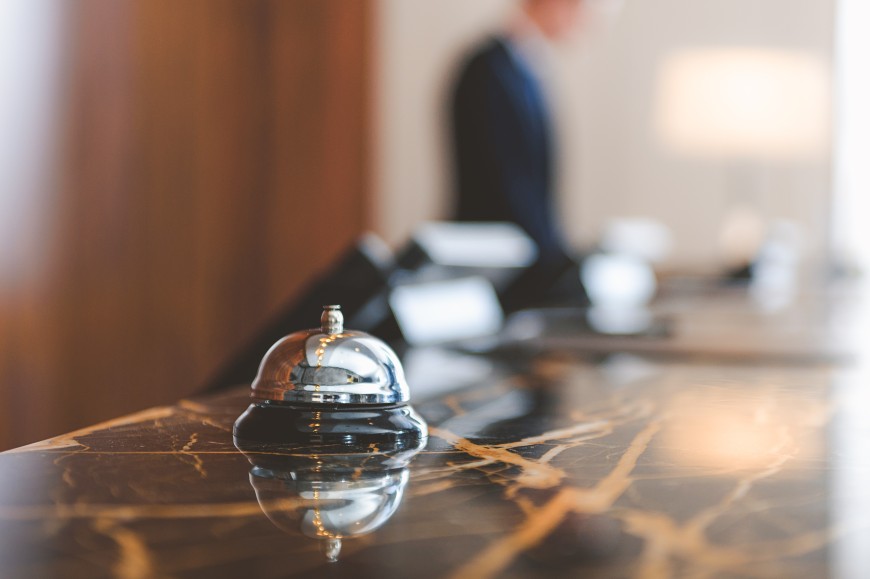 De receptionist beveiliger van FL beveiliging