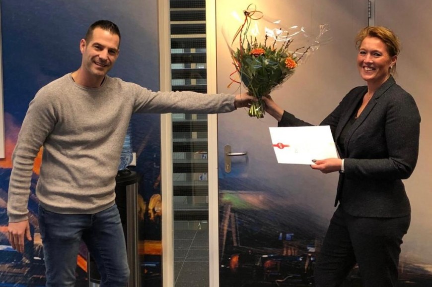 Collega Monique in het zonnetje