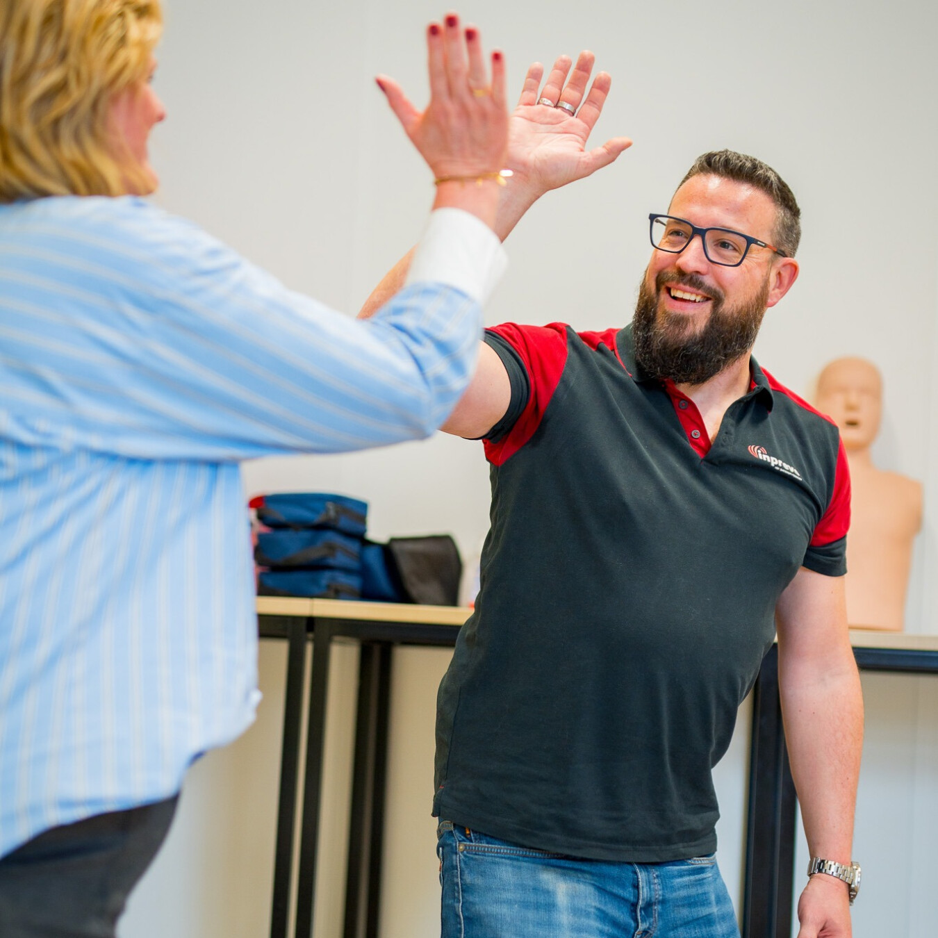 Praktijkgerichte EHBO training bij Inprevo Amsterdam-Westpoort