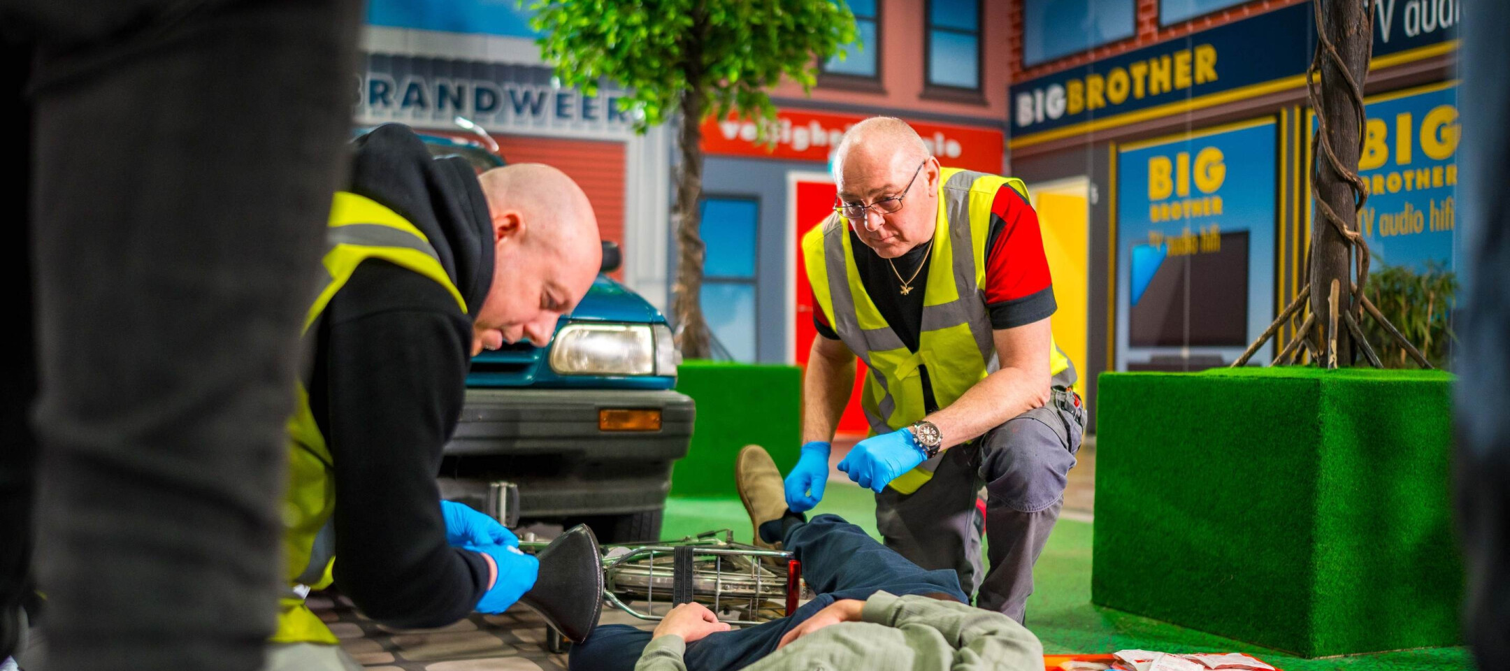 Deelnemers volgen een praktijkgerichte BHV cursus voor organisaties in Leiden.